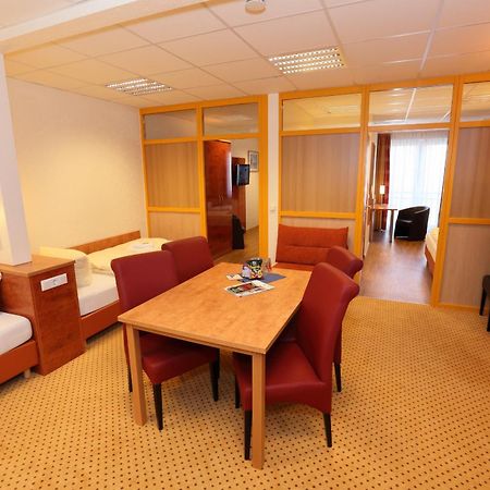 Hotel Am Holzhafen شتاده المظهر الخارجي الصورة