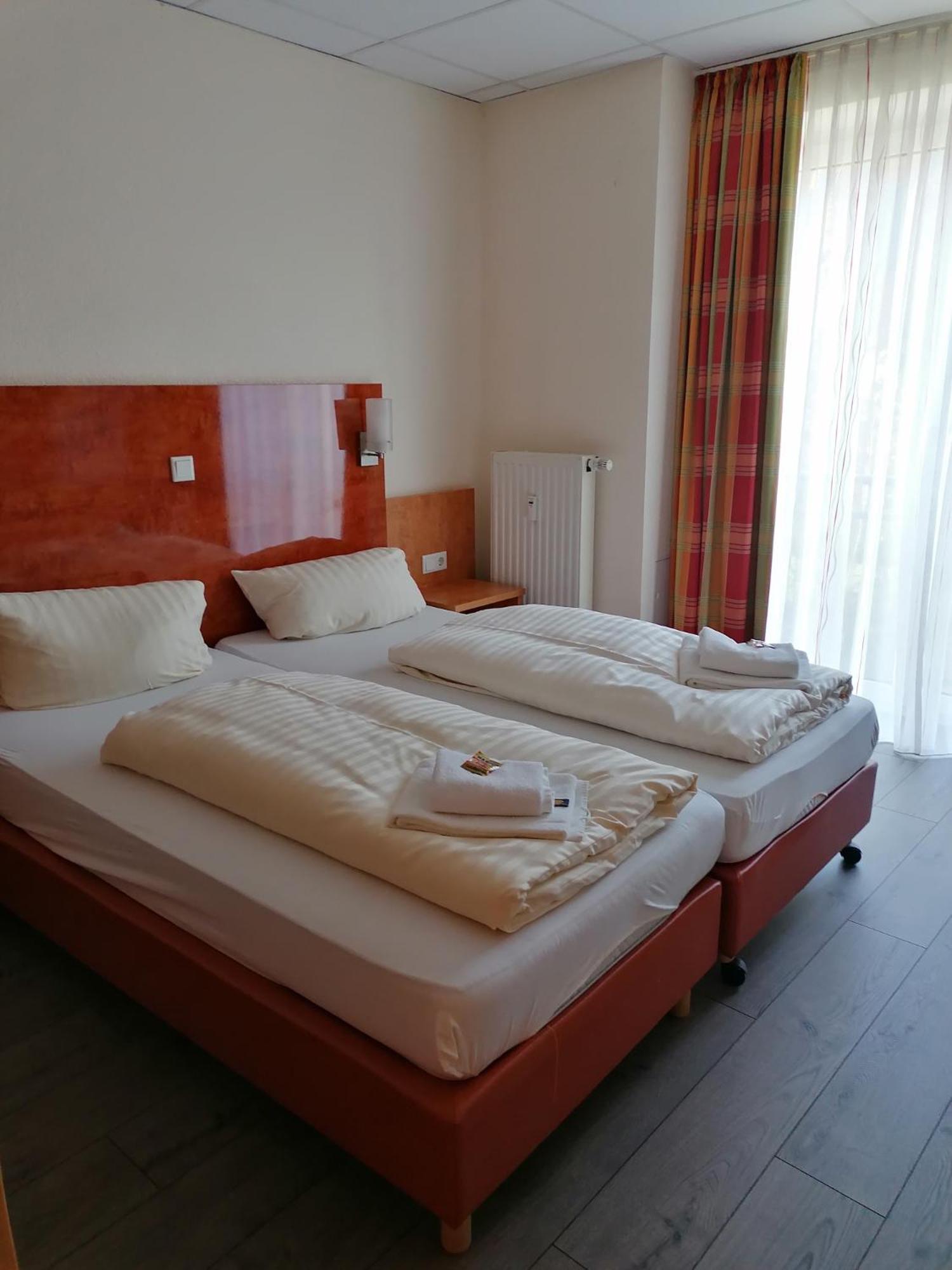 Hotel Am Holzhafen شتاده المظهر الخارجي الصورة